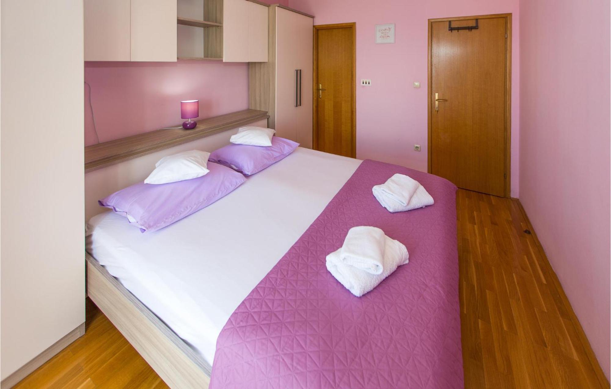 3 Bedroom Lovely Home In Plat Mlini Kültér fotó