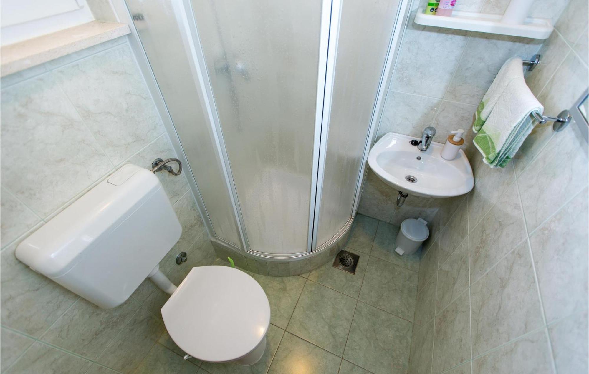 3 Bedroom Lovely Home In Plat Mlini Kültér fotó