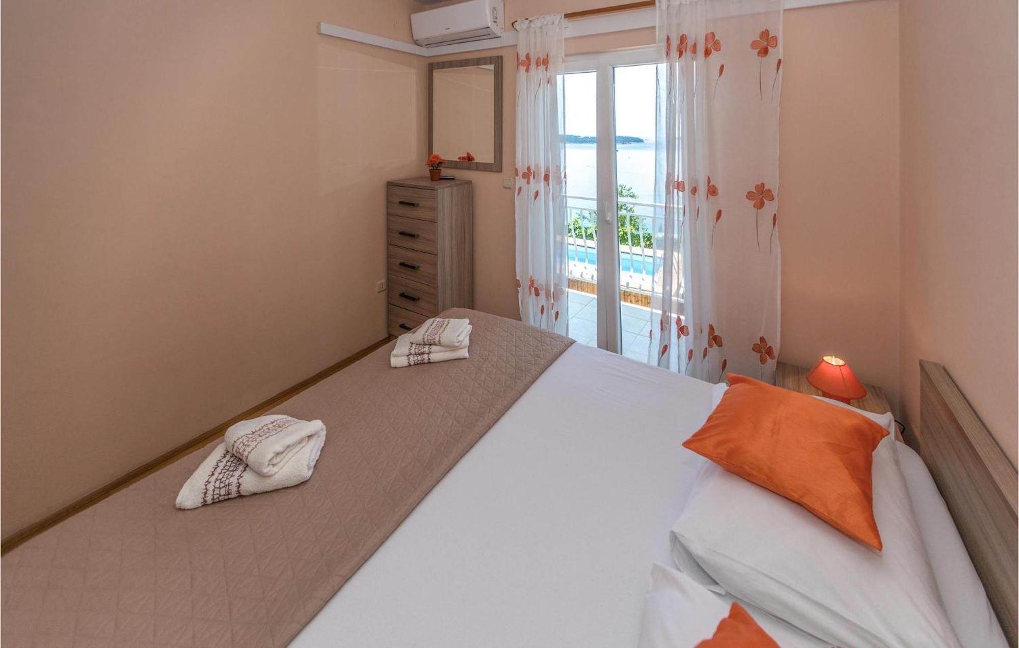 3 Bedroom Lovely Home In Plat Mlini Kültér fotó