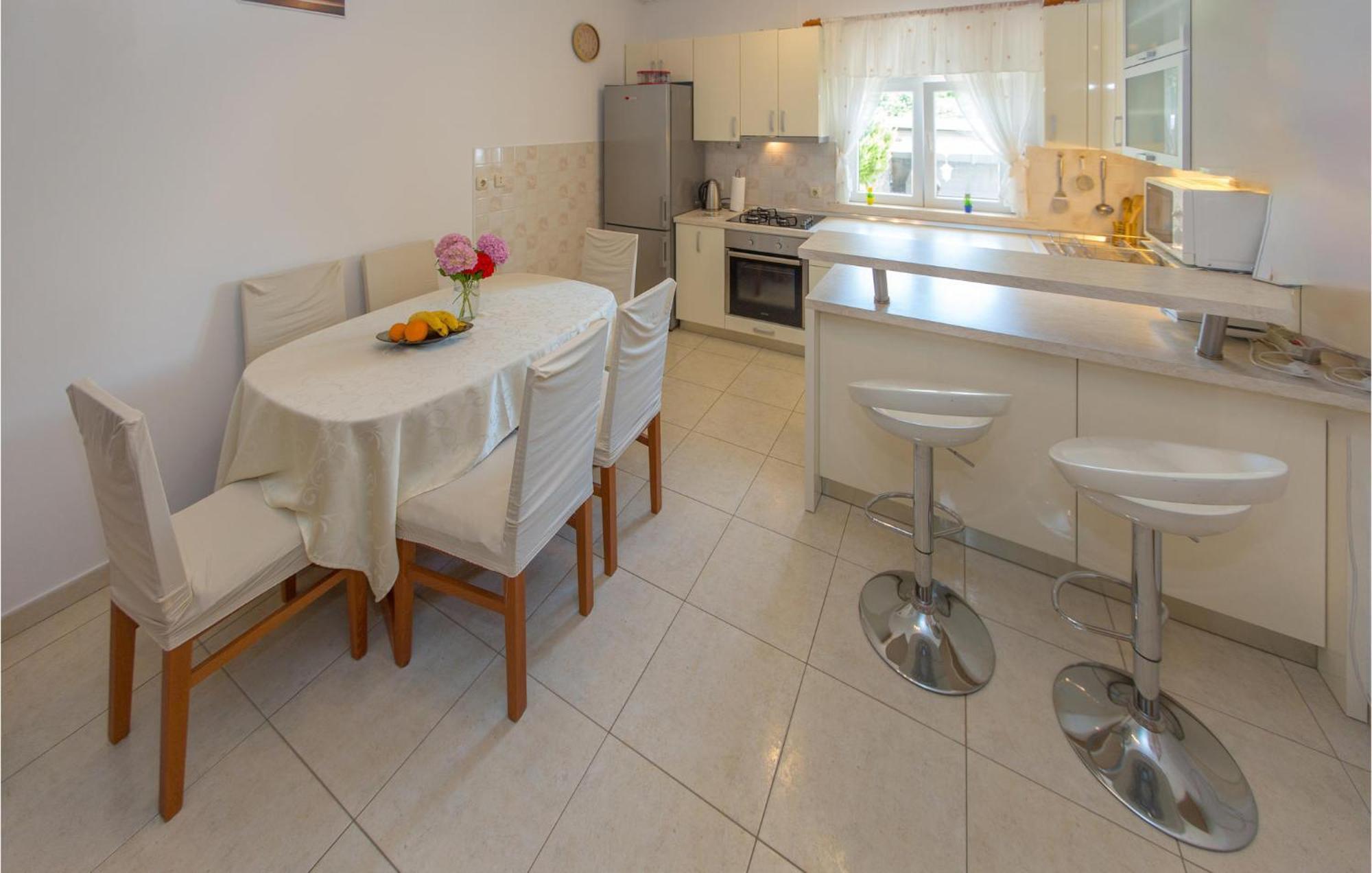 3 Bedroom Lovely Home In Plat Mlini Kültér fotó