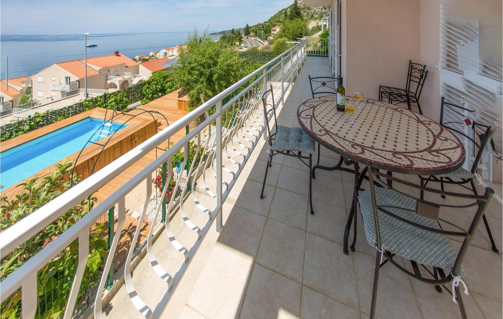 3 Bedroom Lovely Home In Plat Mlini Kültér fotó